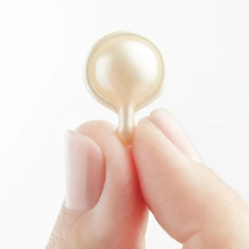 Elizabeth Arden Hyaluronic Acid Ceramide Capsules Hydra-Plumping Serum